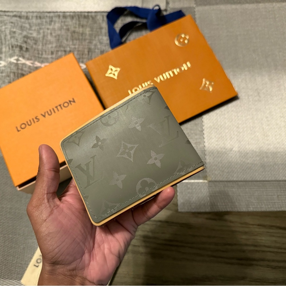 Louis Vuitton Olive and Beige Men's Card Holder